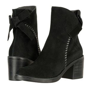 BRAND NEW Black Suede Ugg Booties! Size: 7